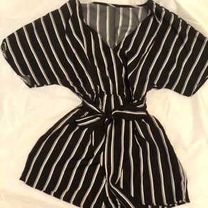 NWOT— Black & white striped romper w/ tie.